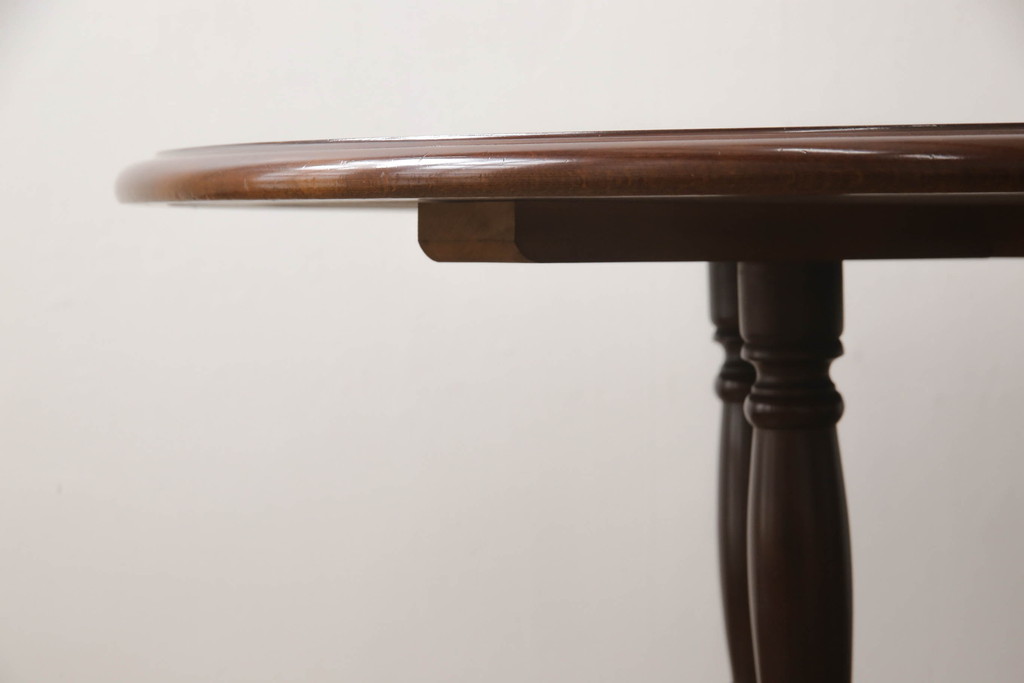 和製ビンテージ　柏木工(KASHIWA)　上品な挽物デザインが魅力!!低めサイズのラウンドテーブル+ダイニングチェア4脚セット(ダイニングテーブル、4人掛け、椅子、イス、いす、食卓、板座チェア、アームチェア、ヴィンテージ)(R-065899)