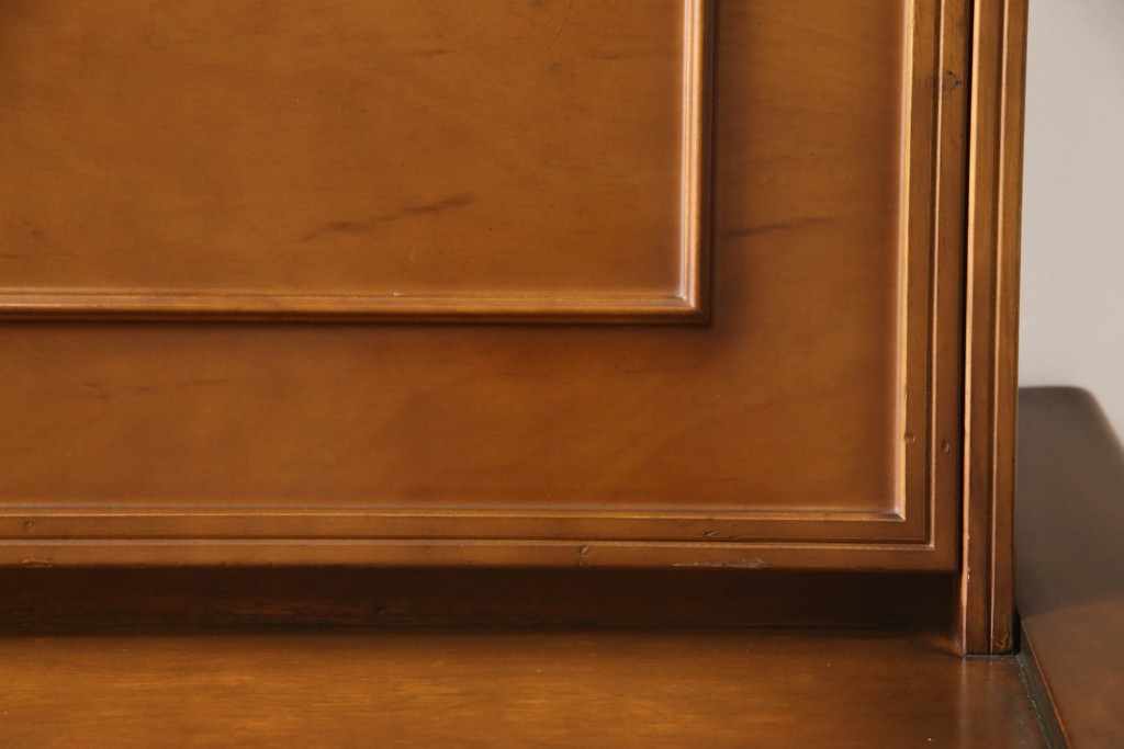 中古　国会議事堂納品の高級家具メーカー　徳田家具　特徴的な脚のデザインが目を引くクラシカルなスツール付きドレッサー(デスク、ライティングビューロー、在宅用、在宅ワーク用、チェア、椅子、イス)(R-068490)