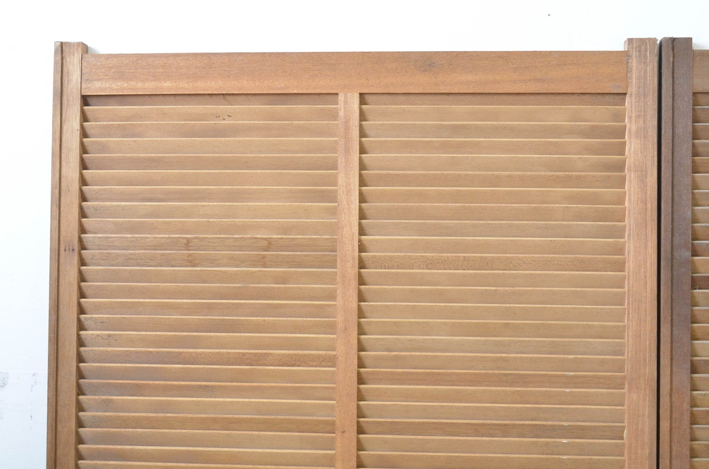 アンティーク建具　木の温もりを感じるルーバー窓2枚セット(引き戸、雨戸、ジャロジー窓、木製)(R-063740)