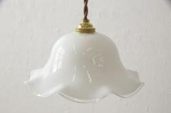 フランスアンティーク　凝った装飾が上品な印象を与える2灯タイプのウォールランプ(壁掛け照明)