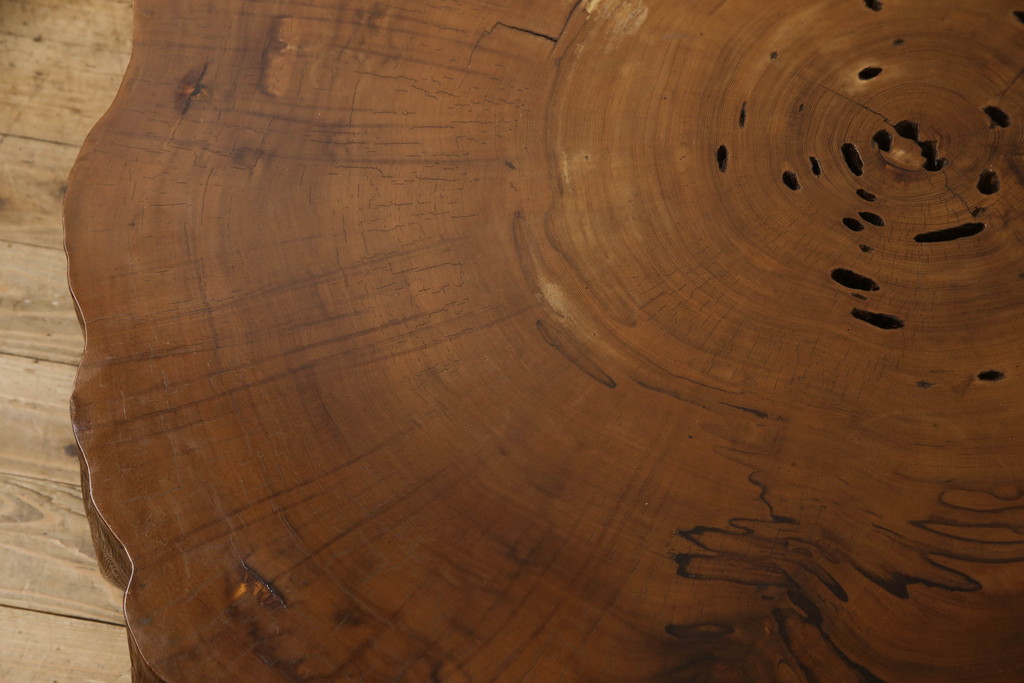 中古　特大　屋久杉を輪切りにした天板が存在感を放つ座卓(ローテーブル、センターテーブル)(定価約80万円)(R-060894)