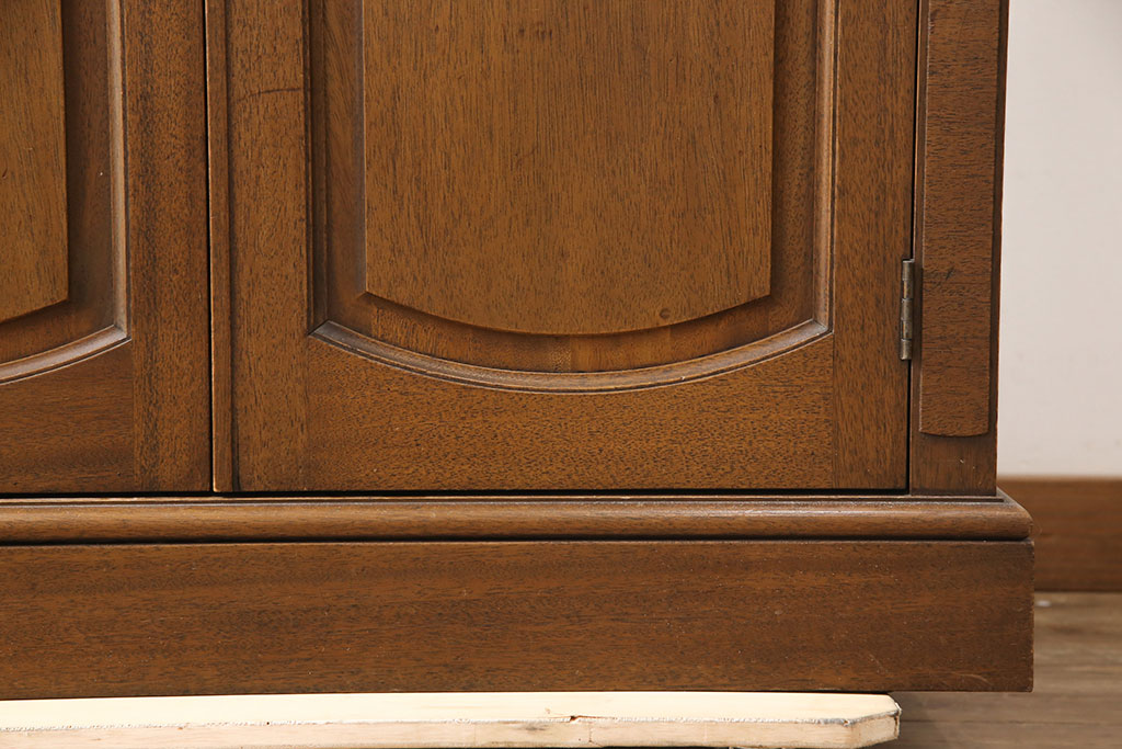 中古　美品　DREXEL HERITAGE(ドレクセルヘリテイジ)　Triune(トライユン)シリーズ　マホガニー材の木肌が美しいワードローブ(収納棚、戸棚)(R-054172)