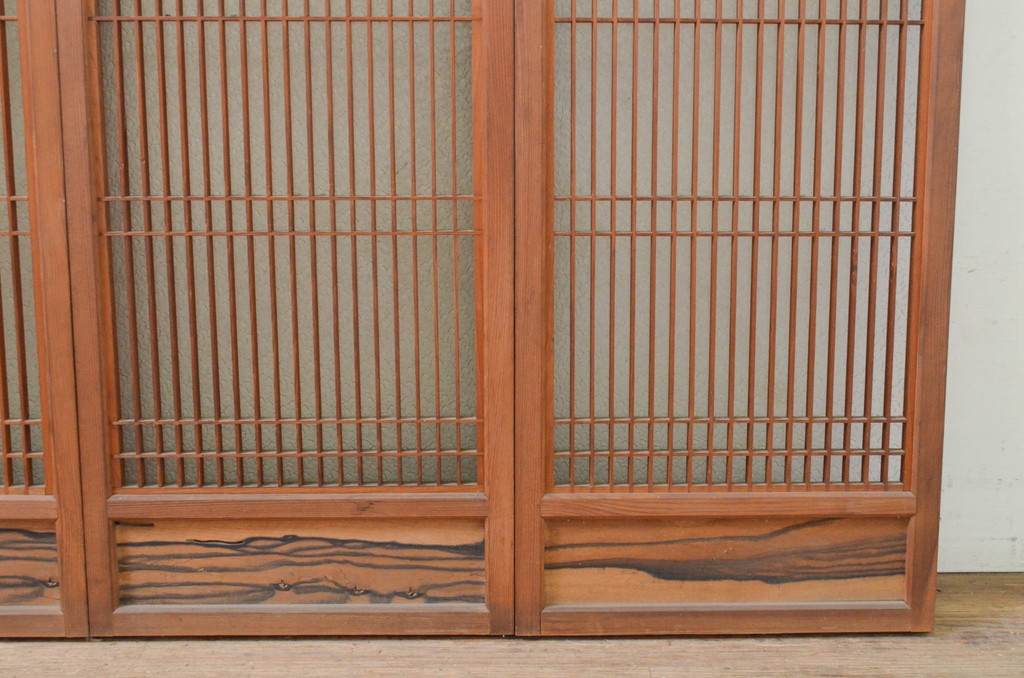 アンティーク建具　片面ガラス　上品な佇まいの腰板黒柿材入りの書院戸4枚セット(引き戸、ガラス戸、窓)(R-068846)