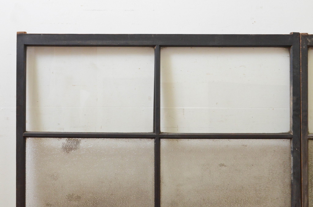アンティーク建具　レトロな雰囲気漂うガラス窓2枚セット(引き戸、ガラス戸)(R-068732)