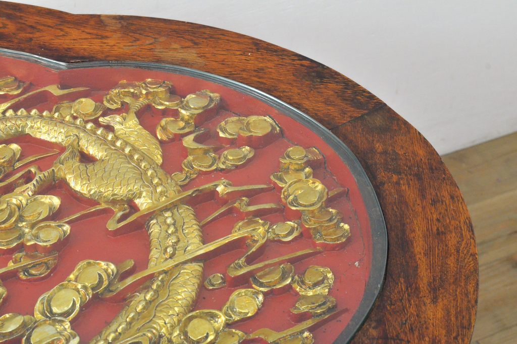 ヴィンテージ家具　超激レア!!　中国美術　王座デザイン　皇帝　まるで美術品のよう、黄金に輝く龍の彫刻が魅力的なセンターテーブル(コーヒーテーブル、ローテーブル、リビングテーブル、ビンテージ)(R-059283)