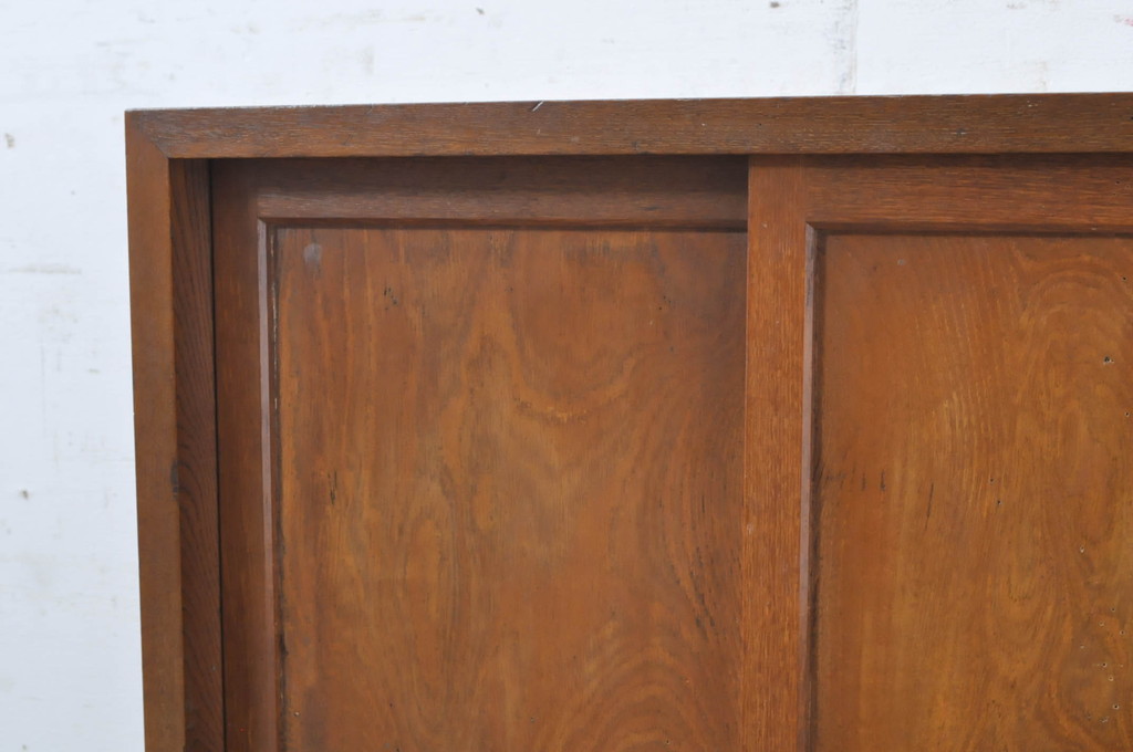 和製アンティーク　昭和中期　三方ナラ材　作りの良い小振りな収納棚(小タンス、戸棚、サイドボード、サイドチェスト)(R-068658)