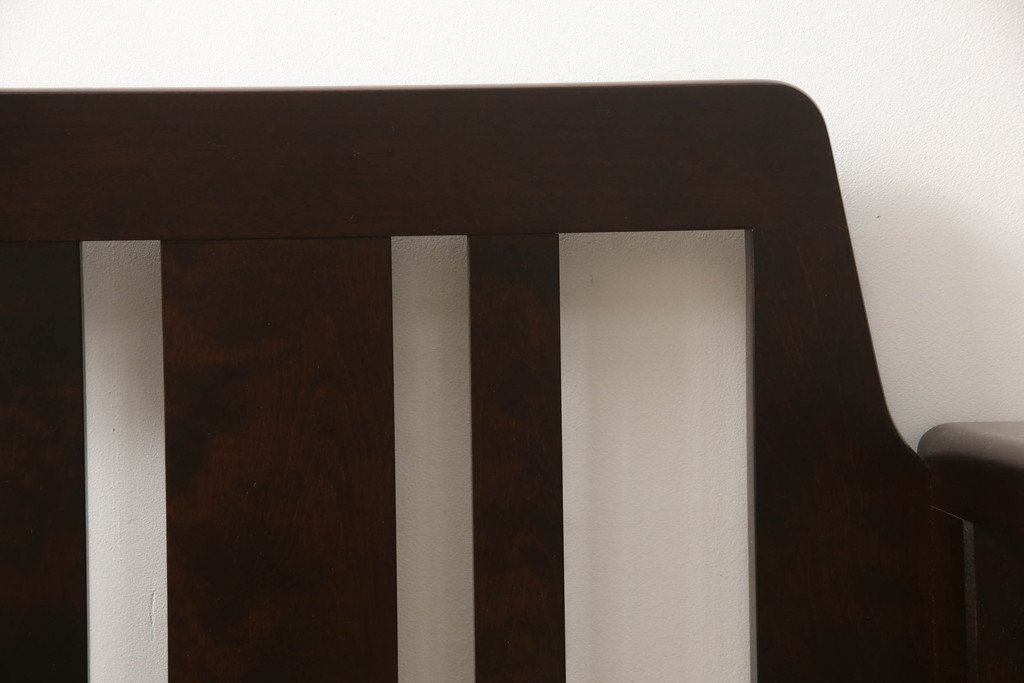 中古　北海道民芸家具　HM220　落ち着いた色合いと重厚な佇まいが魅力的なアームチェア(1人掛けソファ、アームソファ、椅子、イス)(R-070808)