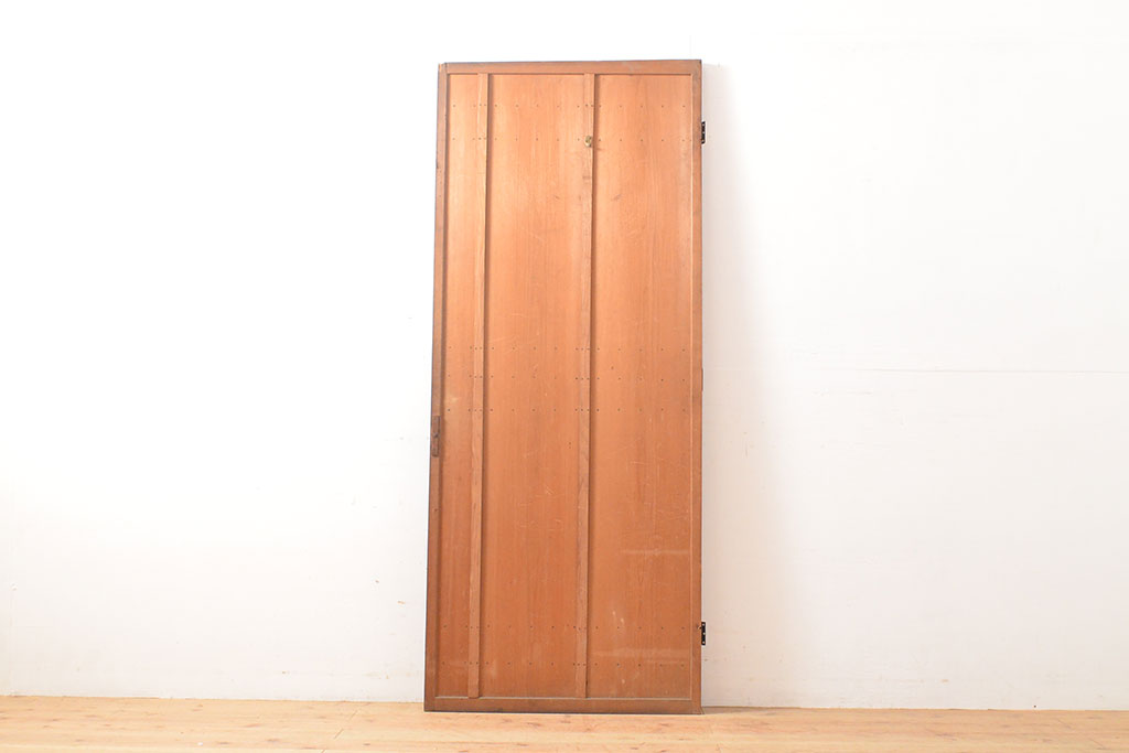 アンティーク建具　使い込まれた味わいが魅力的な板戸扉(ドア、建具)(R-054148)