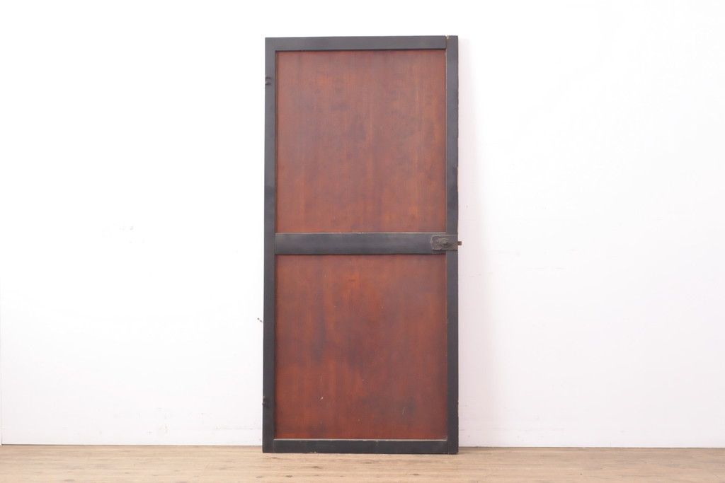 和製アンティーク　金具付き　歴史を刻んだ味わいが魅力的な板戸扉(ドア、建具)(R-053996)