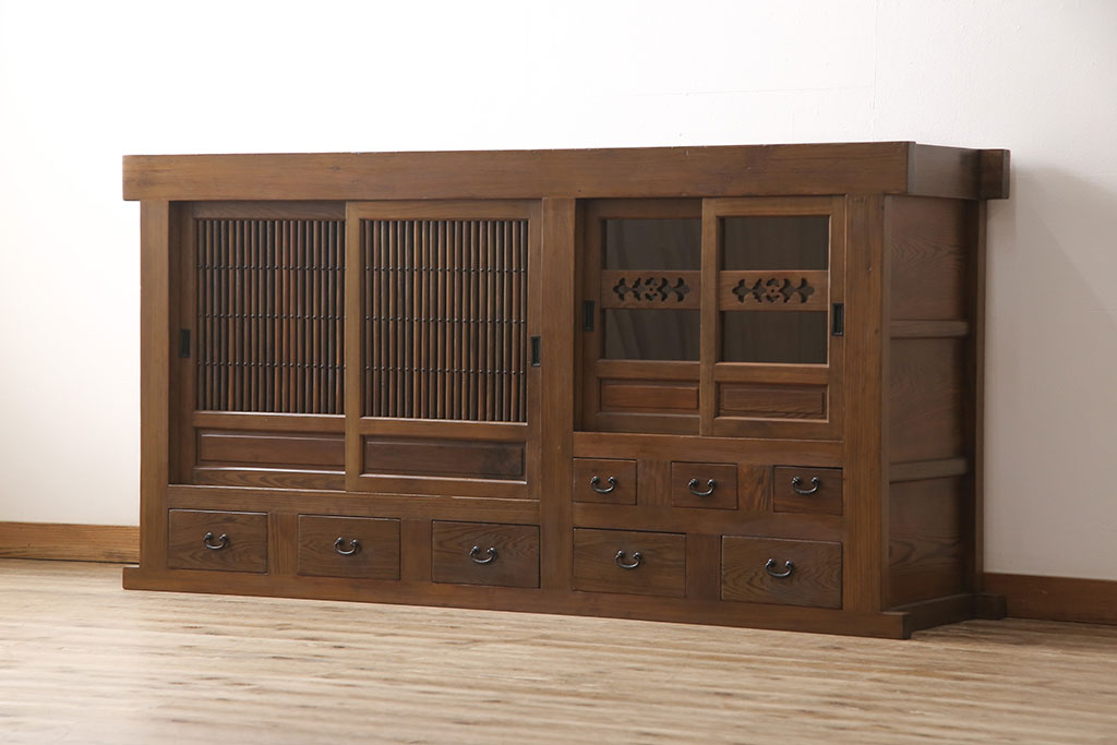 ビンテージ　民芸家具　総ヒノキ材製　1970年頃につくられた和の空間づくりにぴったりな収納棚(水屋箪笥、サイドボード、戸棚、ヴィンテージ)(R-047386)