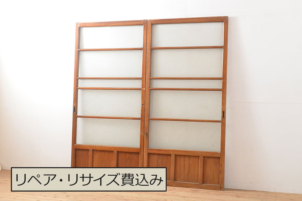 大人上品なおすすめコーデ アンティーク建具 ナチュラルな雰囲気が魅力的なガラス戸2枚 建具