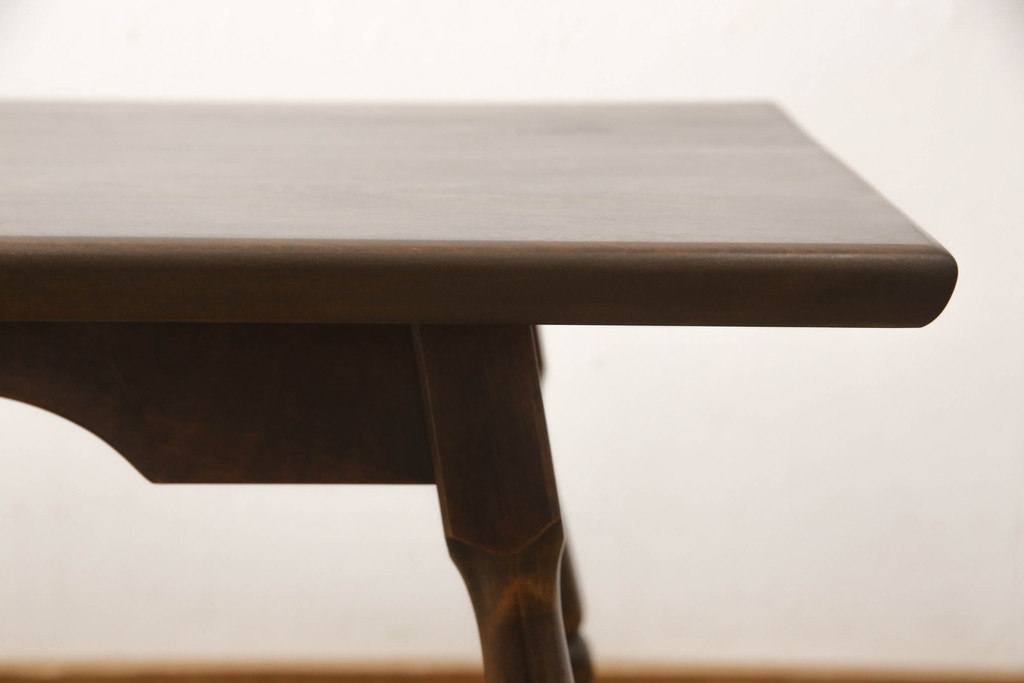 和製ビンテージ　北海道民芸家具　希少な絶版品!　柔らかな曲線が優美なセンターテーブル(ローテーブル、コーヒーテーブル、リビングテーブル、ヴィンテージ)(R-059860)
