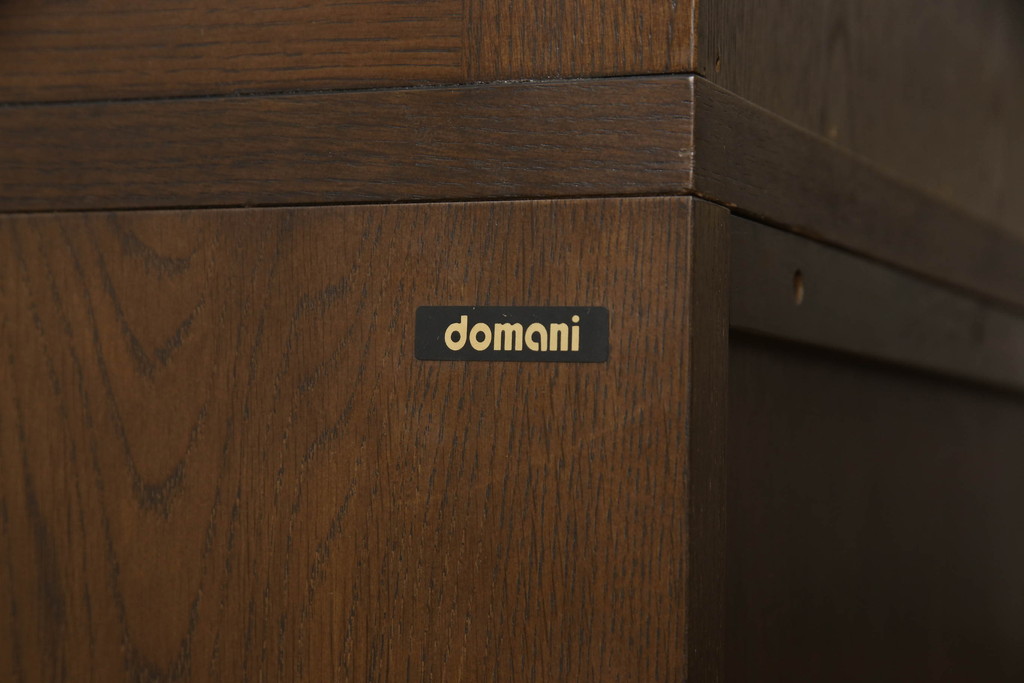 中古　カリモク家具(karimoku)　domani(ドマーニ)　QUEENS　LIFE(クイーンズライフ)　クラシカルなデザインが魅力的なキャビネット(食器棚、キュリオケース、飾り棚、収納棚)(R-061109)
