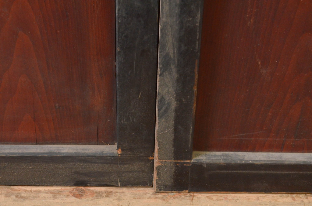 アンティーク建具　漆塗り　落ち着いた和の空間を演出する板戸窓2枚セット(引き戸)(R-069661)