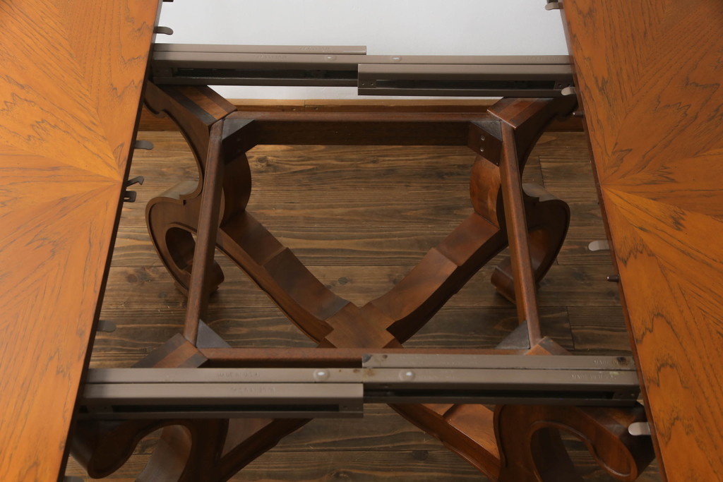 中古　DREXEL HERITAGE(ドレクセルヘリテイジ)　ESPERANTO(エスペラント)　八角形天板がお洒落なエクステンションテーブル(ダイニングテーブル、食卓、4人掛け、6人掛け、ドローリーフテーブル、オクタゴンテーブル、拡張式テーブル)(R-066887)