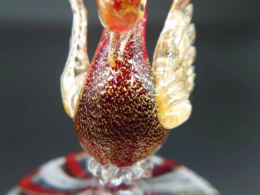イタリア　ムラノガラス　ベネチアンガラス　金彩　白鳥　繊細なデザインが上品な雰囲気を高めるワイングラス(ヴェネチアングラス、MURANO、ムラーノガラス、作家物)(R-071816)