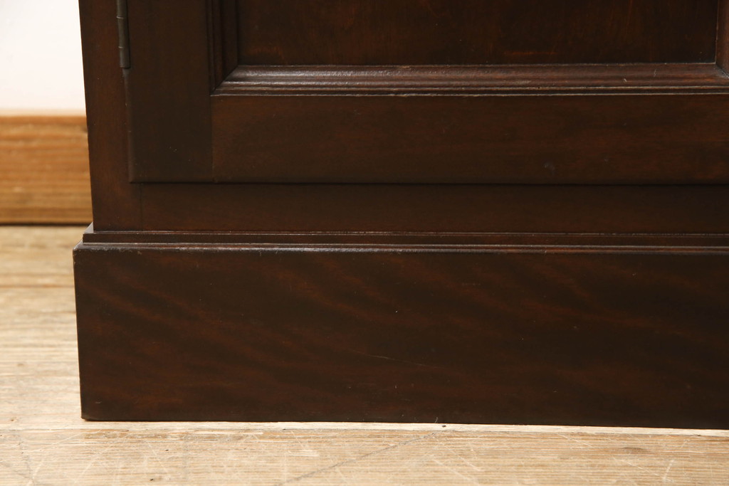 中古　美品　松本民芸家具　収納力たっぷりの高級感漂うD型食器棚(カップボード、飾り棚、収納棚、本箱)(R-049963)
