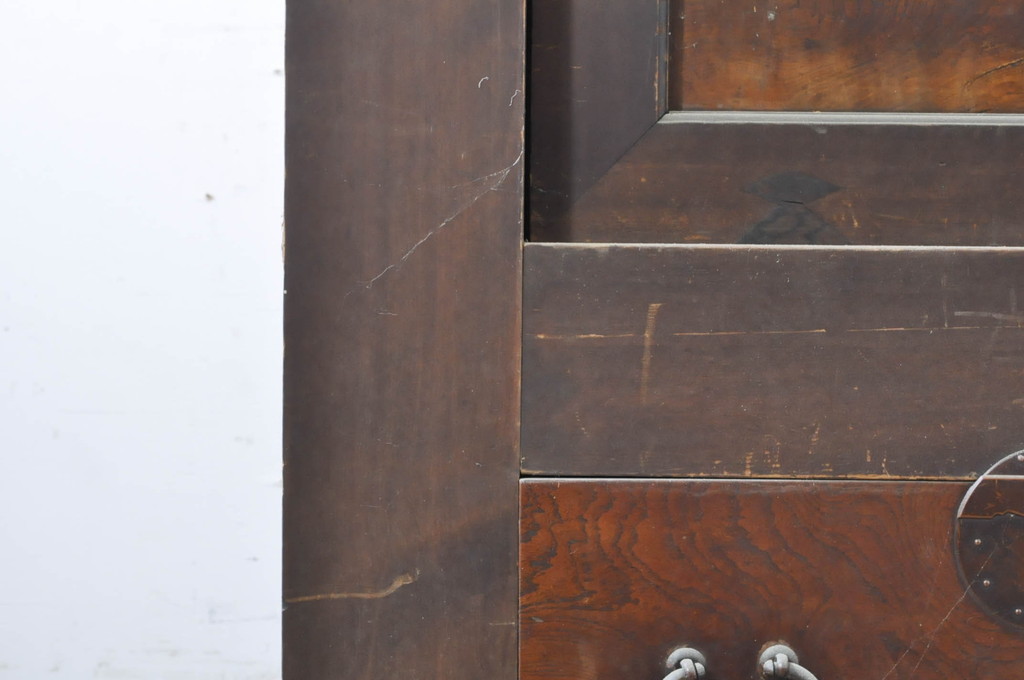 アンティーク家具　銅金具　一本物の収納箪笥キャビネット(水屋箪笥、夜具箪笥、布団箪笥)(R-036623)