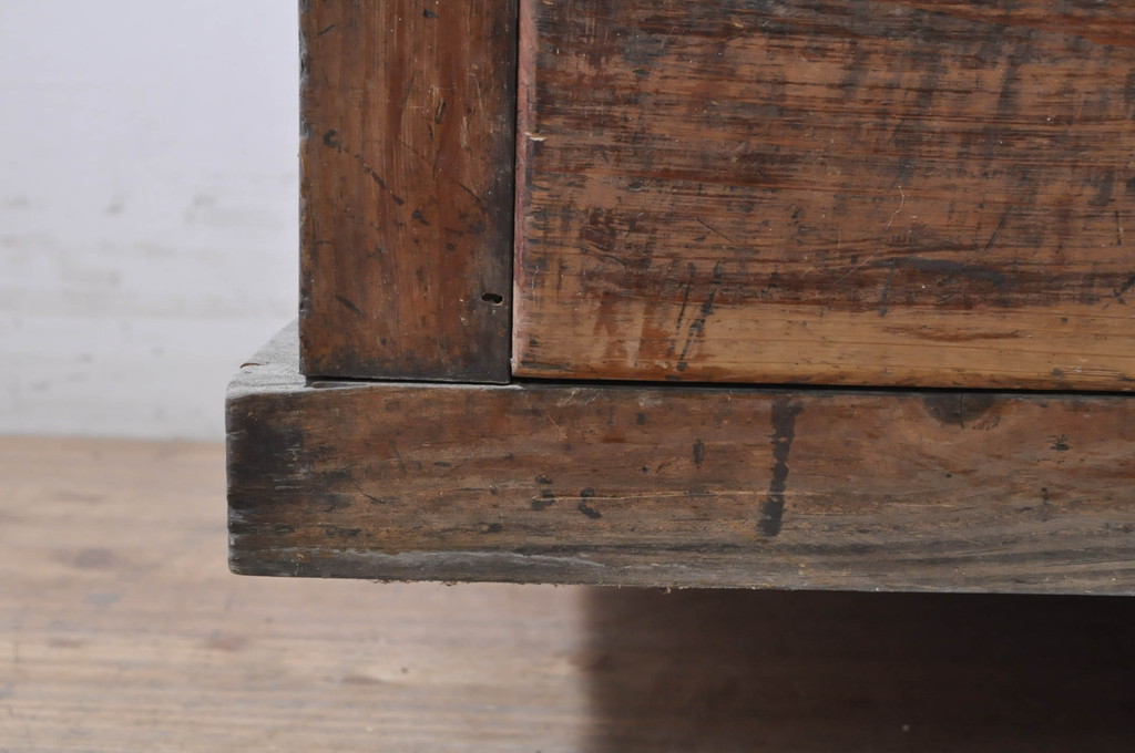 アンティーク家具　味のある木製引き戸の収納箪笥サイドボード(水屋箪笥、収納棚)(R-036698)