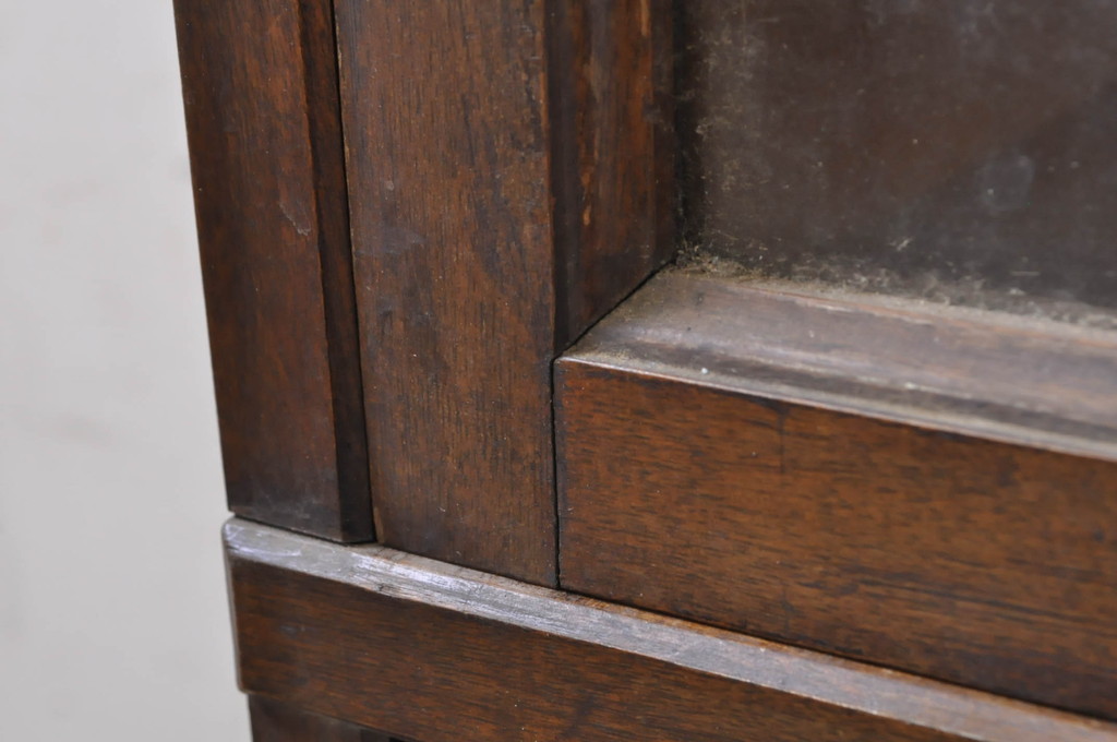 和製アンティーク　古いカバ材のスライド扉付きブックケース(本箱、本棚、収納棚、戸棚、キャビネット、飾り棚、陳列棚)(R-069792)