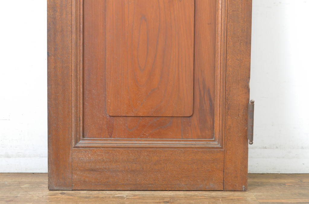 アンティーク建具　腰板欅(ケヤキ)材　繊細なデザインが施されたプレスガラス入りドア1枚(扉、木製ドア)(R-064270)