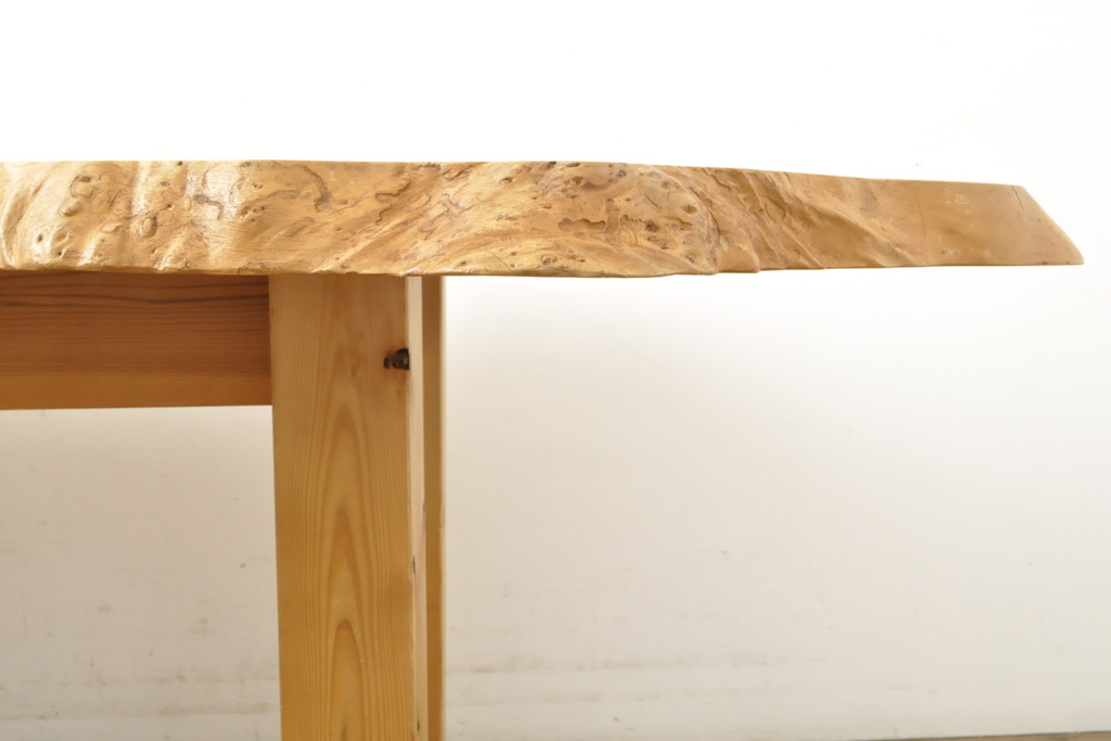 中古　希少!　杢目の素晴らしい欅(ケヤキ)一枚板ダイニングテーブル(食卓、4人掛け)(R-059434)