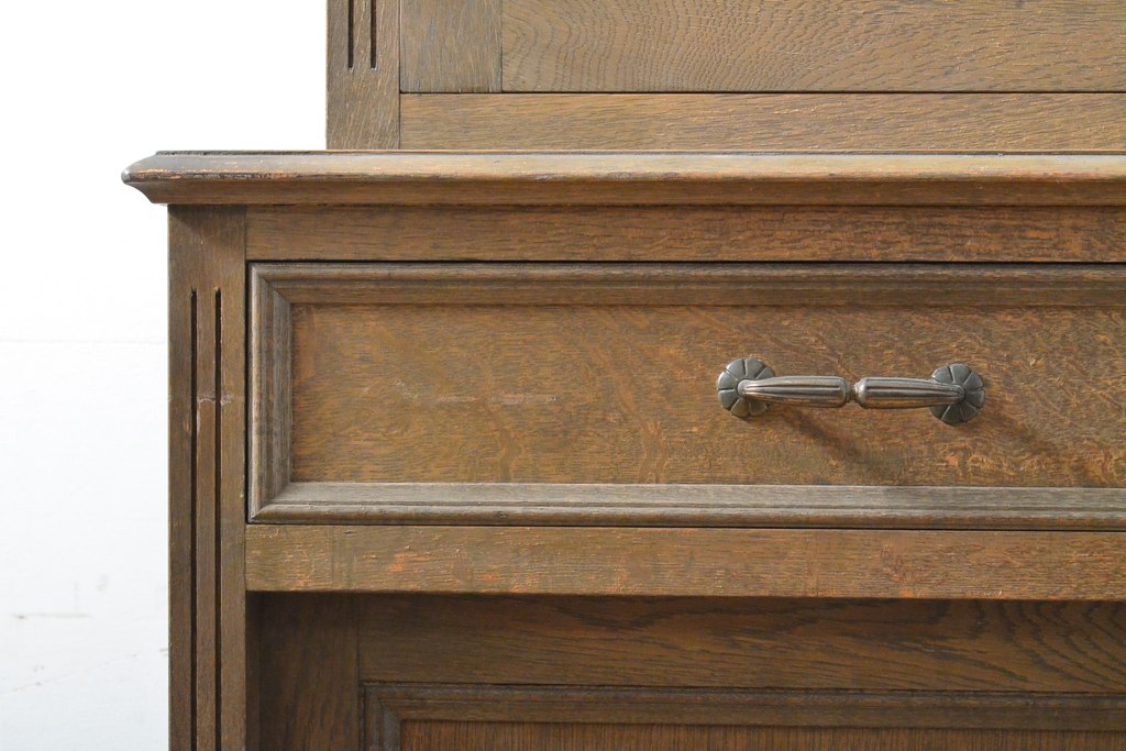 和製ビンテージ　神戸洋家具　オーク材　シンプルなデザインの中に品の良さが感じられるキャビネット(食器棚、収納棚、戸棚、ヴィンテージ)(R-059459)