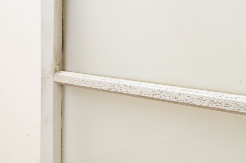 アンティーク建具　ペイント仕上げ限定　インテリアに取り入れやすいシンプルなデザインのペイントガラス窓2枚セット(引き戸、ガラス戸)(R-071233)