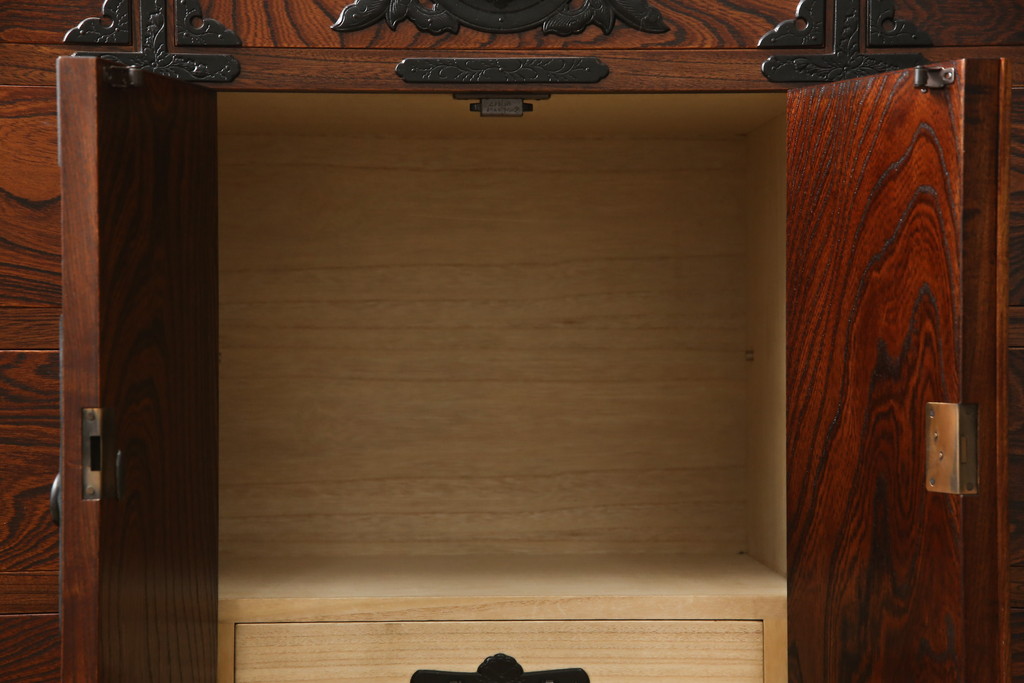 中古　美品　岩谷堂箪笥　迫力ある杢目が印象的なサイドボード(引き出し、チェスト、和たんす)(R-059566)