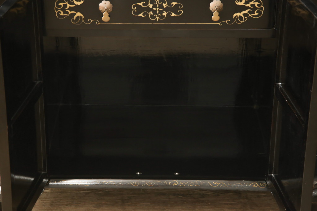 ビンテージ家具　黒塗り　螺鈿細工(らでん)　アジアンテイストのお部屋に取り入れたいサーバー(収納棚、サービス台、バーカウンター、カウンターテーブル、サイドボード、ヴィンテージ)(R-057872)