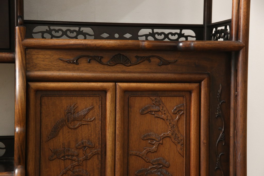 中古　特大六尺　花梨(カリン)材　品のある佇まいが美しい飾り棚(茶棚、収納棚、戸棚、唐木)(R-059642)