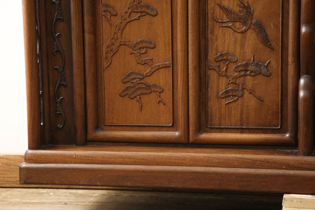中古　特大六尺　花梨(カリン)材　品のある佇まいが美しい飾り棚(茶棚、収納棚、戸棚、唐木)(R-059642)