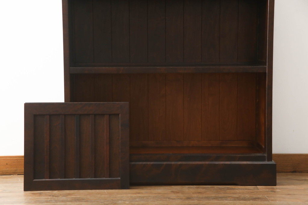 中古　北海道民芸家具　クラシカルな佇まいが魅力の本棚(書棚、ブックシェルフ、収納棚、飾り棚)(R-068120)
