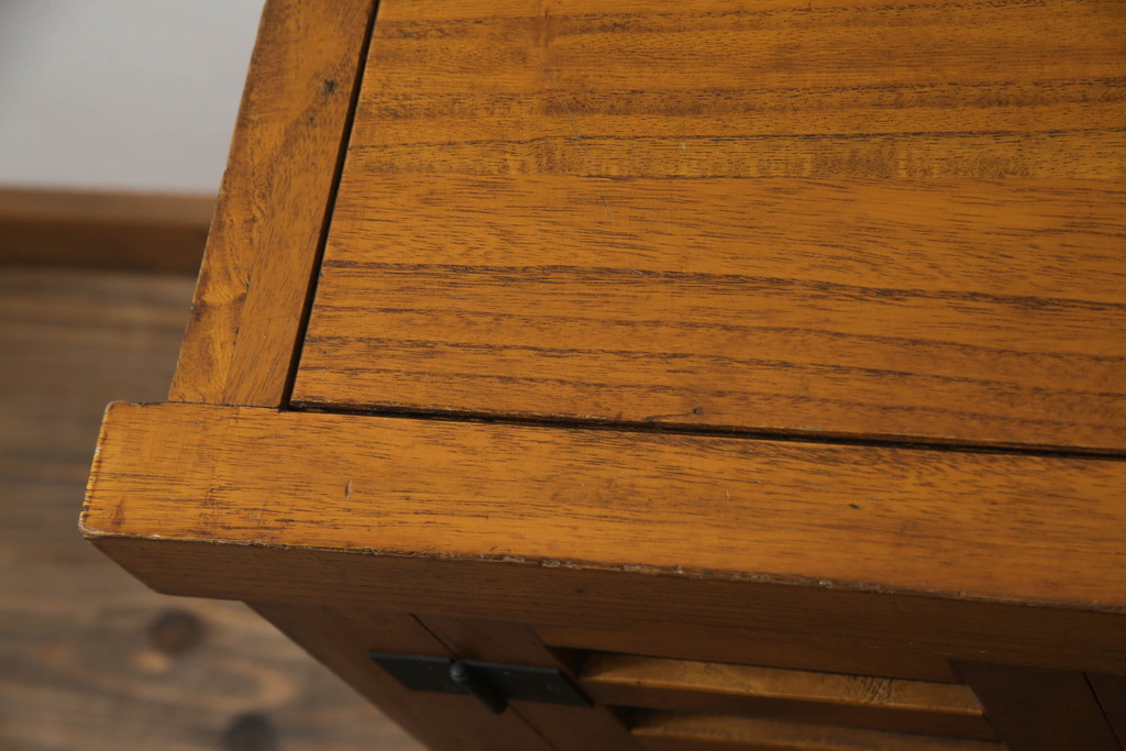 中古　桐材　上質な和の空間を演出する水屋箪笥サイドボード(サイドキャビネット、収納棚、戸棚、食器棚、茶棚)(R-069485)