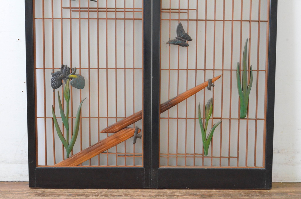 アンティーク建具　あやめと蝶の図　ディスプレイとしても取り入れられる片面ガラスの書院戸2枚セット(窓、引き戸、ガラス戸)(R-064982)