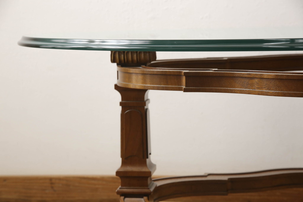 中古　美品　DREXEL HERITAGE(ドレクセルヘリテイジ)　FRANCESCA(フランチェスカ)シリーズ　エレガントなデザインの脚が魅力的なガラス天板のカクテルテーブル(センターテーブル、ローテーブル、リビングテーブル、カフェテーブル、ガラステーブル)(定価約48万円)(R-064381)