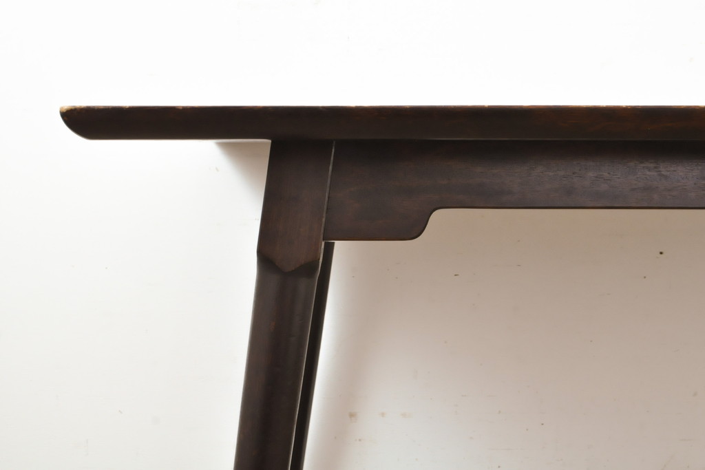 中古　松本民芸家具　シンプルなデザインが魅力的なダイニングテーブル(2人掛け)(R-059665)