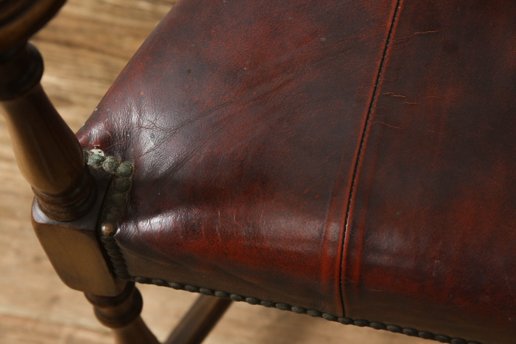 中古　バロッサバレンティ(VARO,S.A. VALENTI)　優美なシルエットが目を引くカクトワール・チェア(椅子、ダイニングチェア、アームチェア)(定価約20万円)(R-064904)