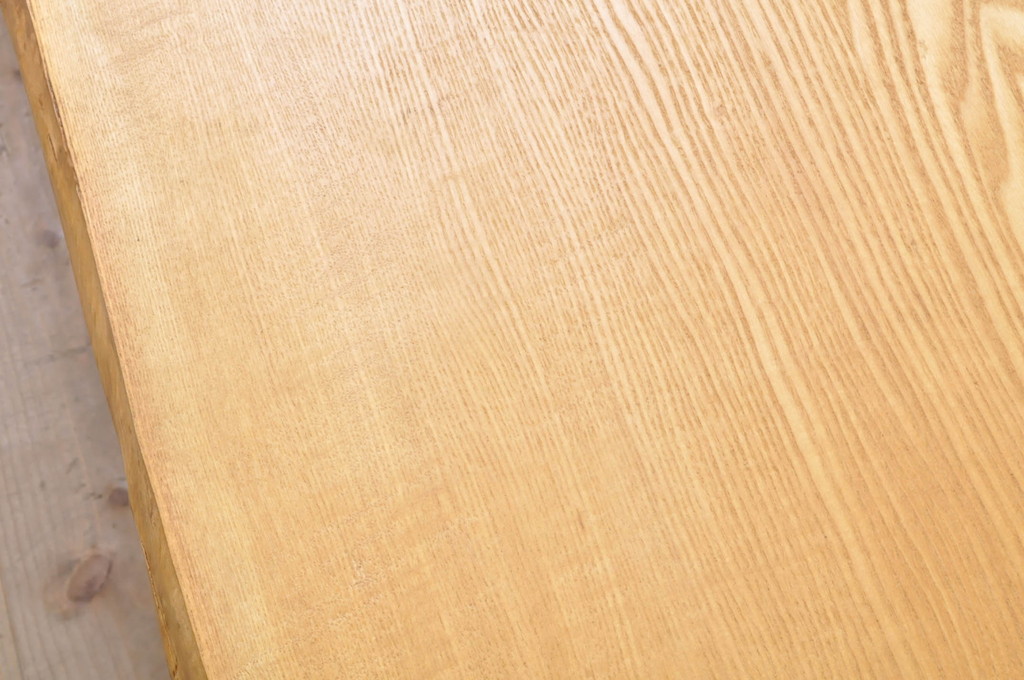 中古　特大!!　幅2.5メートル　タモ材　重厚感ある一枚板の立派なローテーブル(ダイニングテーブル、作業台、飾り台、陳列台、座卓)(定価約120万円)(R-071439)