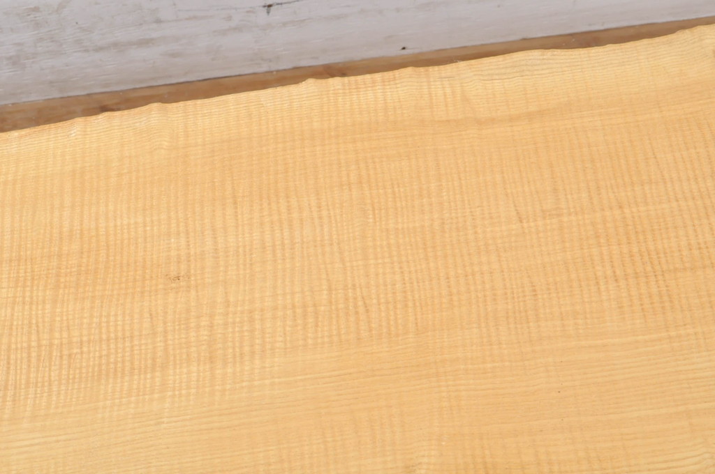 中古　特大!!　幅2.5メートル　タモ材　重厚感ある一枚板の立派なローテーブル(ダイニングテーブル、作業台、飾り台、陳列台、座卓)(定価約120万円)(R-071439)