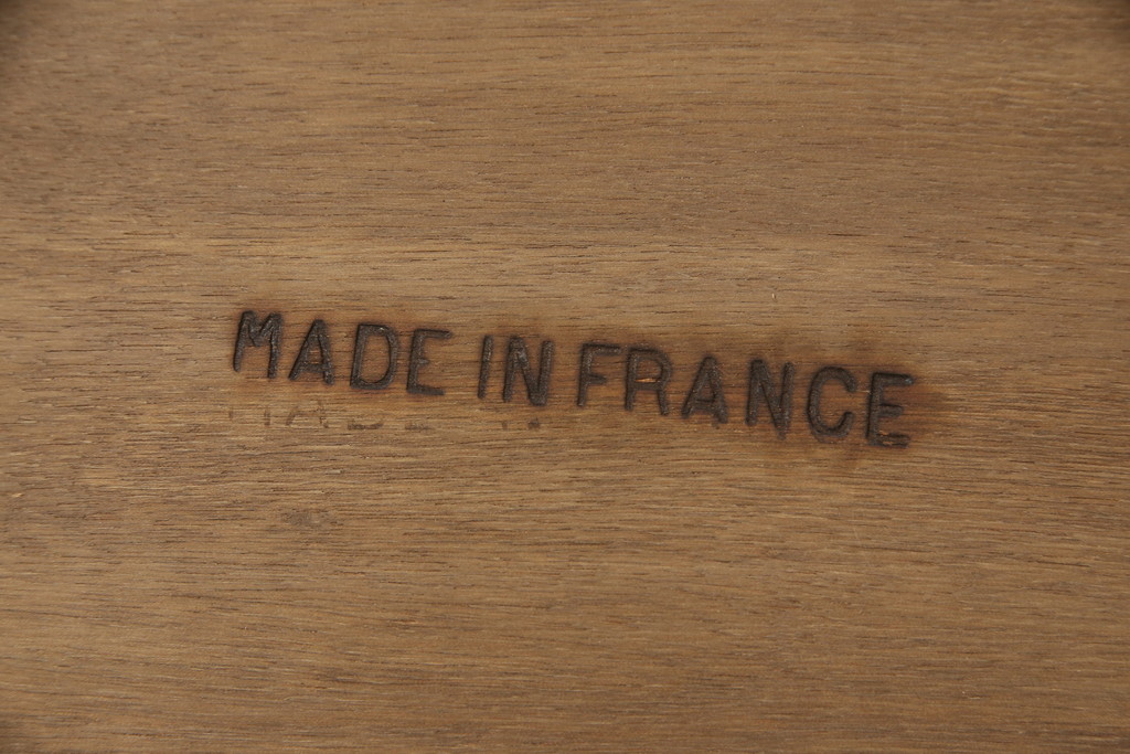 フランスアンティーク　高級品!　チーク材　真鍮の装飾が目を惹くレザートップテーブル(ワークデスク、在宅ワーク、在宅用)(R-050401)
