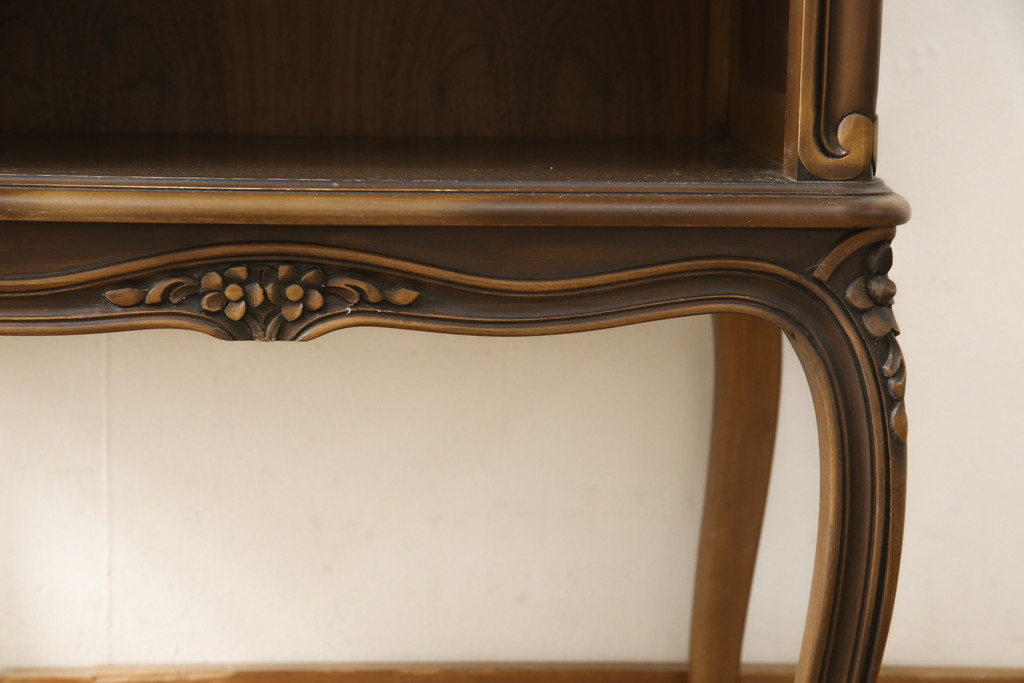 中古　カリモク家具(karimoku)　domani(ドマーニ)　Louis(ルイ)XVシリーズ　優雅なレリーフが上品なサイドテーブル(コーヒーテーブル、飾り台、花台)(R-059840)