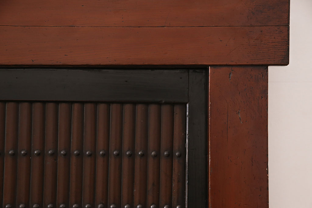 和製アンティーク　近江地方　七尺が珍しい!赤と黒のコントラストがお洒落な七尺水屋箪笥(収納棚、戸棚、食器棚、キャビネット)(R-054360)