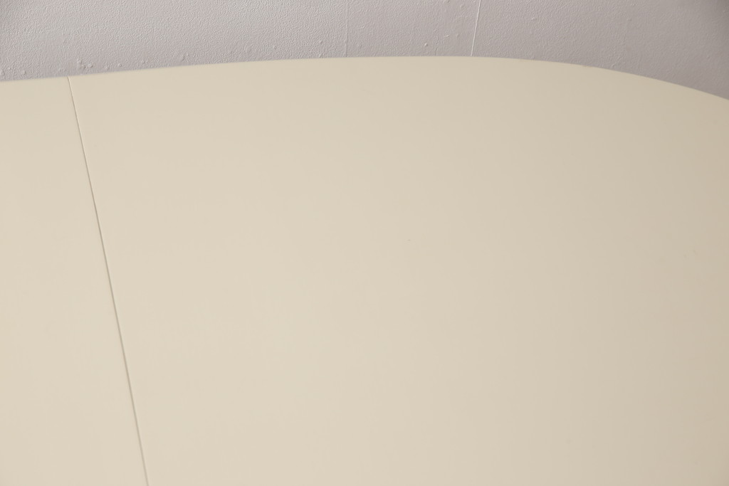 【セミオーダー家具実例】マホガニー材製のエクステンションテーブルに高品質リペアを施しました。お色は同時購入のチェアに合わせて仕上げました。(ダイニングテーブル)