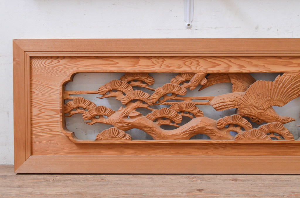アンティーク建具　生命力に溢れた鷲と松が目を惹く両面彫刻欄間2枚セット(明り取り、明かり取り)(R-071683)