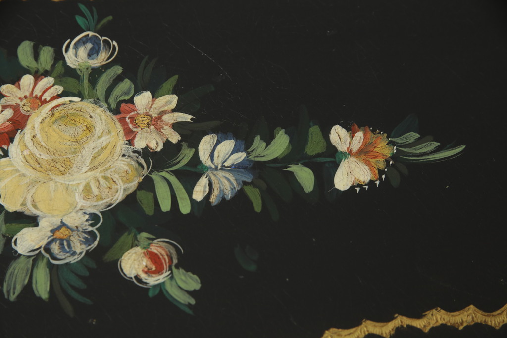 中古　希少　イタリア高級輸入家具　繊細な色使いで描かれた花の絵が美しいランジェリーチェスト(縦型チェスト、引き出し)(R-054439)