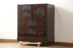アンティーク家具　和製アンティーク　古い木製の組子引き戸茶箪笥(収納棚)