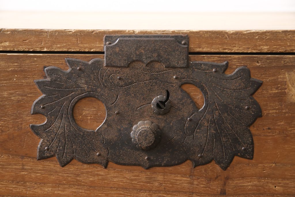 和製アンティーク　総桐材　会津産　歴史を感じる佇まいが魅力的な時代箪笥ローボード(和たんす、ローチェスト、引き出し、収納箪笥)(R-054576)