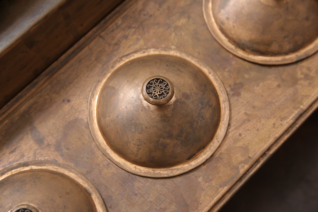 中古　最高級品　鉄刀木(タガヤサン)無垢材　重硬で緻密な質感が魅力的な関西火鉢(ローテーブル、長火鉢、リビングテーブル、木製火鉢、囲炉裏、座卓)(R-053603)