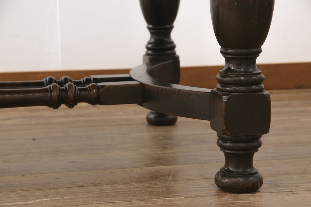 【セミオーダー家具実例】大正時代のダイニングテーブルに高品質リペアを施しました。幕板下に取り付けられていた桟は取り外し、お色味は脚に合わせて着色して仕上げました。(作業台、食卓)